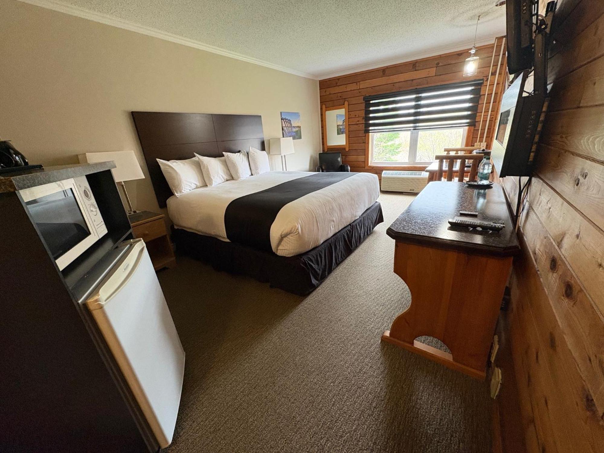 Bras d'Or Lakes Inn St. Peter's Extérieur photo